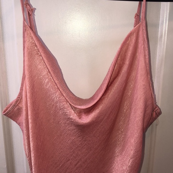 A cute lightweight flowy dress - Picture 4 of 5